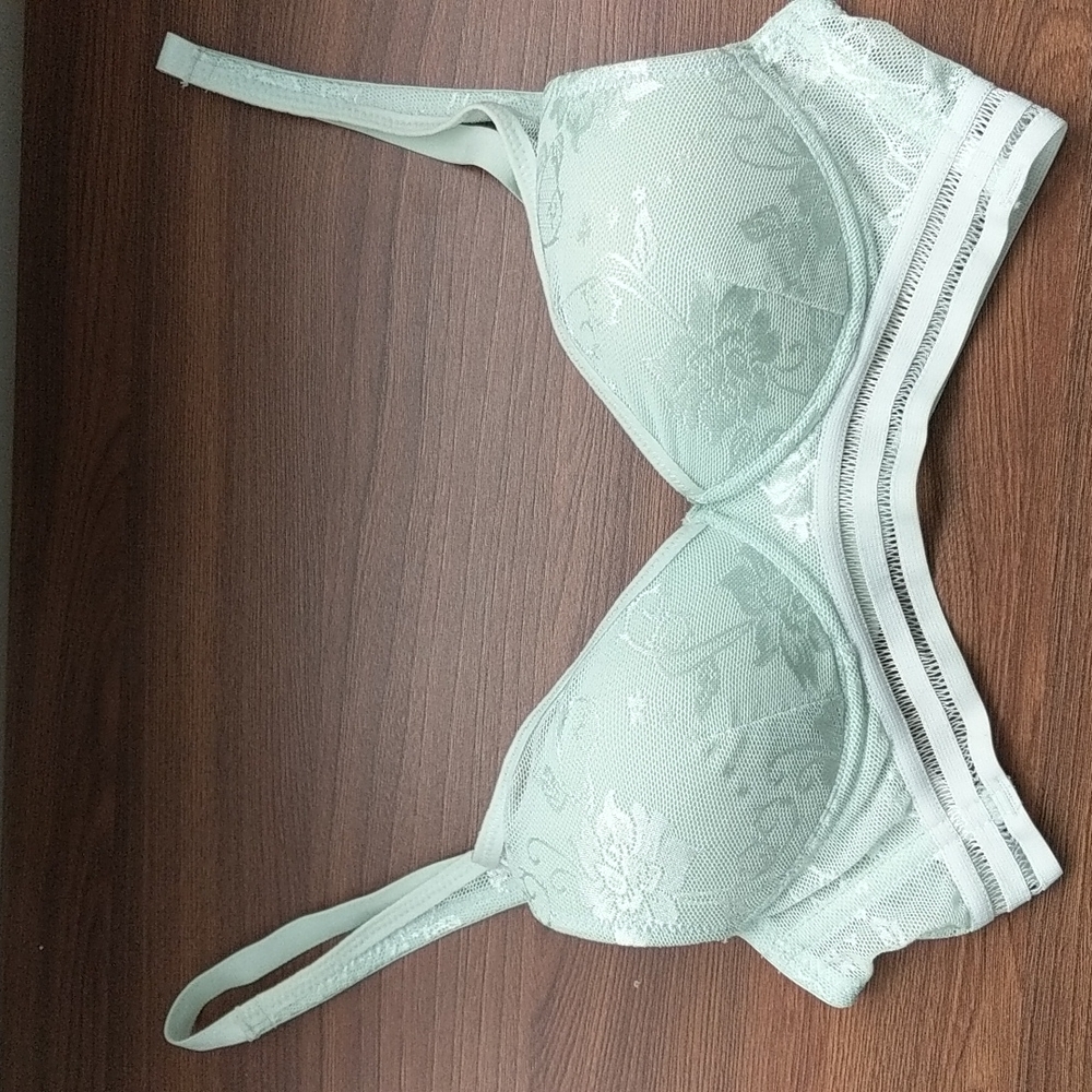 32A lightly padded bra